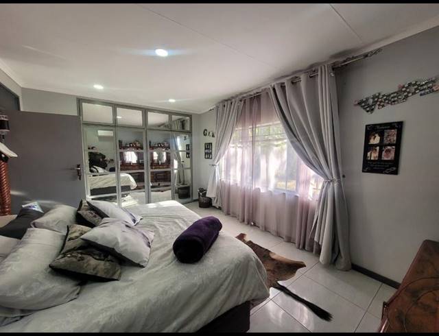 3 BEDROOM HOUSE FOR SALE IN BURGERSFORT